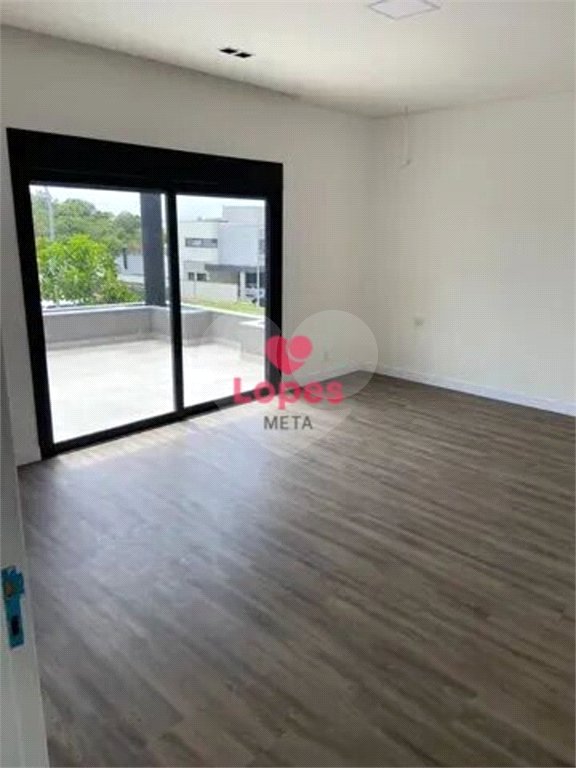 Casa à venda com 4 quartos, sendo 3 suítes, no condomínio Alphaville 2, São José dos Campos - SP