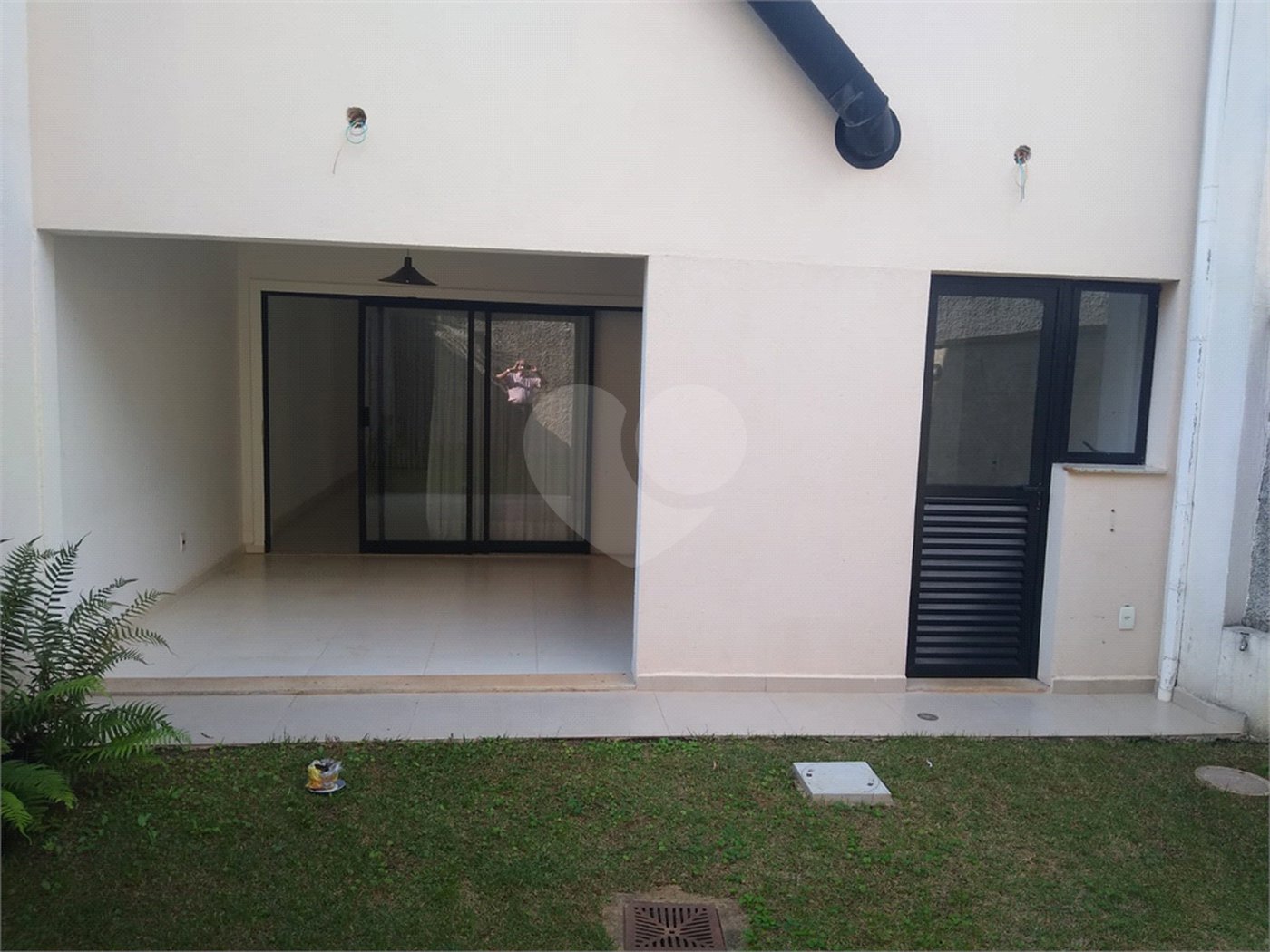 Casa à venda ou para alugar com 3 suítes no condomínio Quinta das Oliveiras, Valinhos - SP