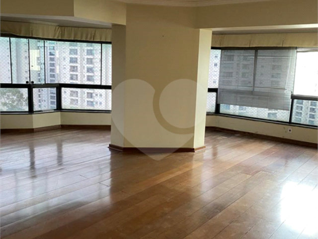 Apartamento à venda com 4 quartos, sendo 3 suítes,  em Morumbi, São Paulo, SP