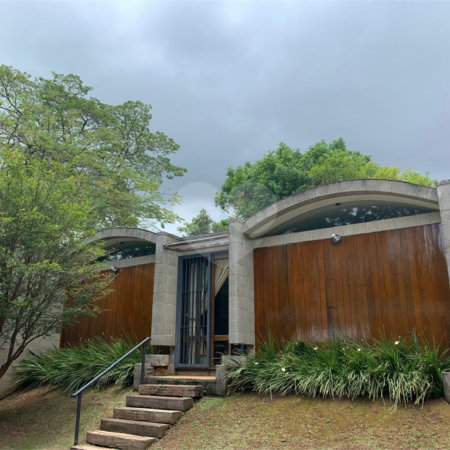 Casa à venda com 5 quartos, sendo 3 suítes, em Morumbi, São Paulo, SP