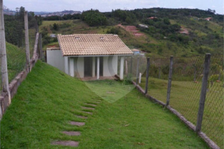 Casa à venda com 4 quartos, sendo 2 suítes, em Pinhal, Jarinu, SP