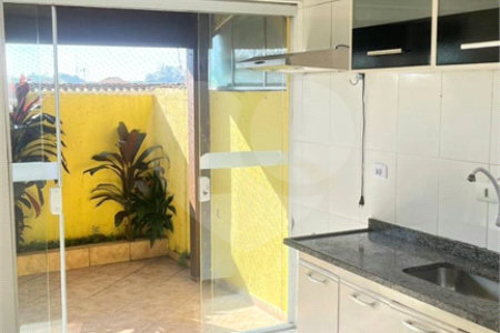 Sobrado à venda com 2 quartos no condomínio Refugio Canta Galo, Cotia - SP
