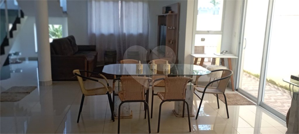 Casa à venda com 3 quartos, sendo 1 suíte, no condomínio Campos do Conde I, Paulínia - SP