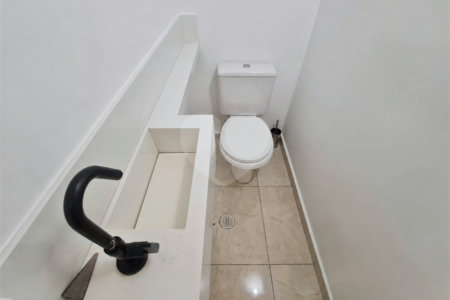 Casa à venda com 3 quartos, sendo 1 suíte, no condomínio Ponta de Leste, São Paulo - SP