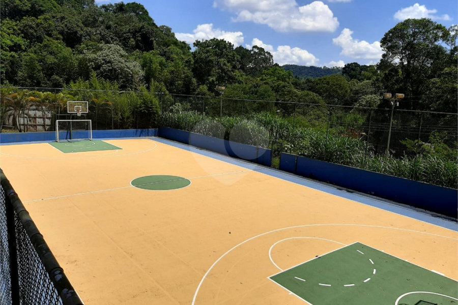 Sobrado à venda com 4 suítes em Roseira, Mairiporã, SP