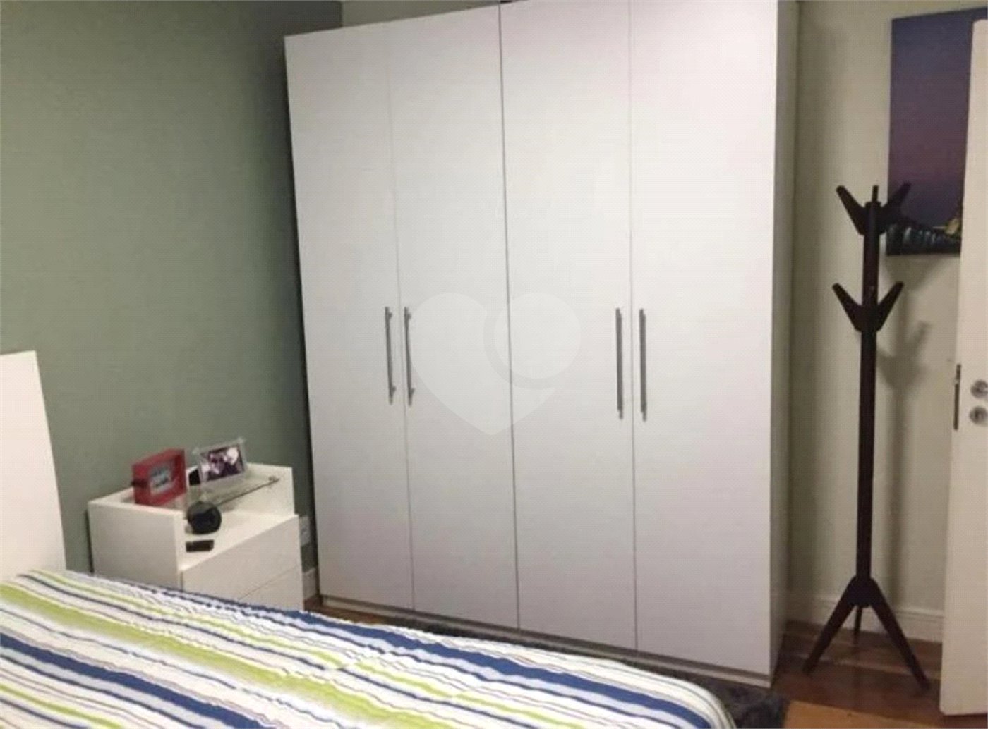 Condomínio à venda com 4 quartos, sendo 2 suítes, em Colinas do Paratehy, Mogi das Cruzes, SP