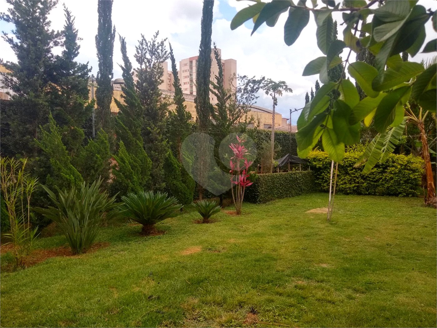 Casa à venda ou para alugar com 2 quartos, sendo 1 suíte,  em Vila Novo Horizonte, Itapetininga, SP