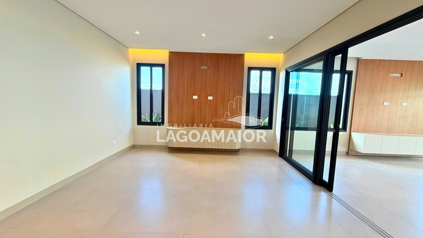 Casa à venda com 3 quartos, sendo 3 suítes, no condomínio Villa Dumont, Três Lagoas - MS