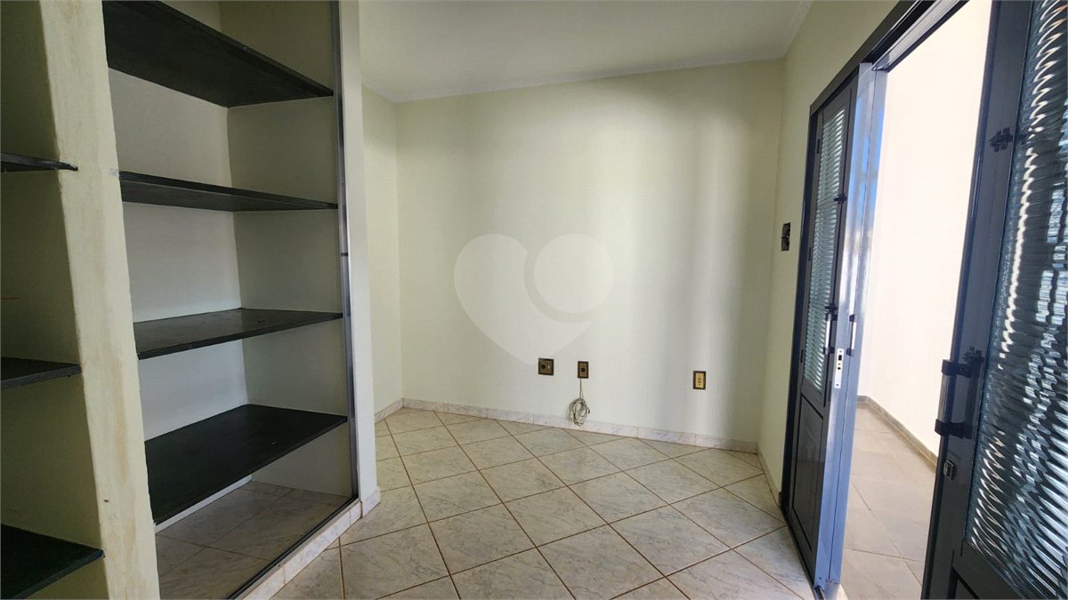Casa à venda com 3 quartos em Vila Ramaciotti, Valinhos, SP