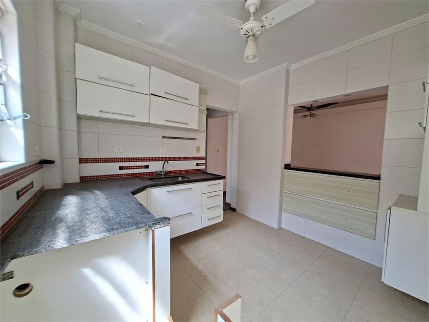 Apartamento Residencial à venda, Gonzaga, Santos - AP1410.