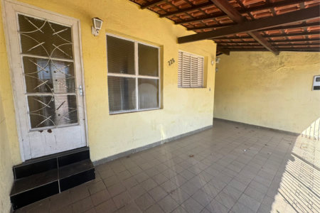 Casa à venda com 4 quartos, sendo 1 suíte, em Vila Maria, Itapetininga, SP