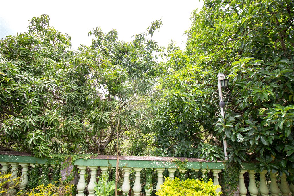 Casa à venda ou para alugar com 5 quartos, sendo 2 suítes, no condomínio Restinga Verde, São Roque - SP