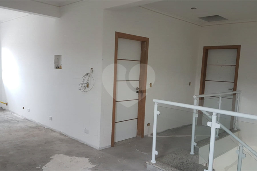 Casa à venda com 5 quartos, sendo 3 suítes,  em Serra da Cantareira, Mairiporã, SP