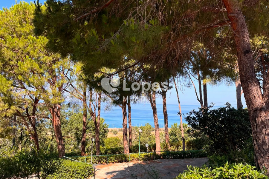 Apartamento com 2 quartos à venda em Torremezzo di Falconara, Calábria, Itália – Vista para o mar