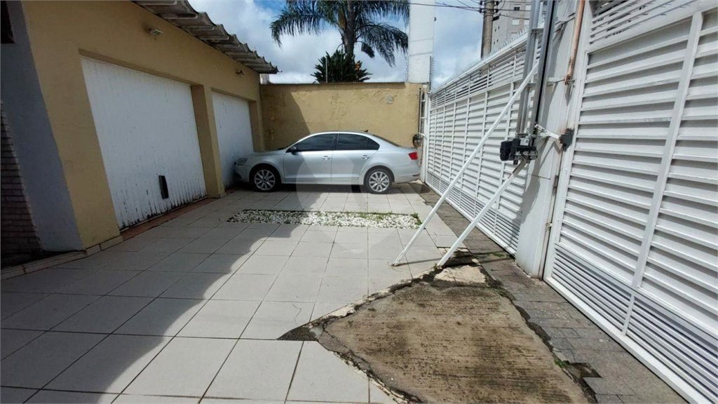Casa à venda com 4 quartos, sendo 2 suítes,  em Vila Alexandria, São Paulo, SP