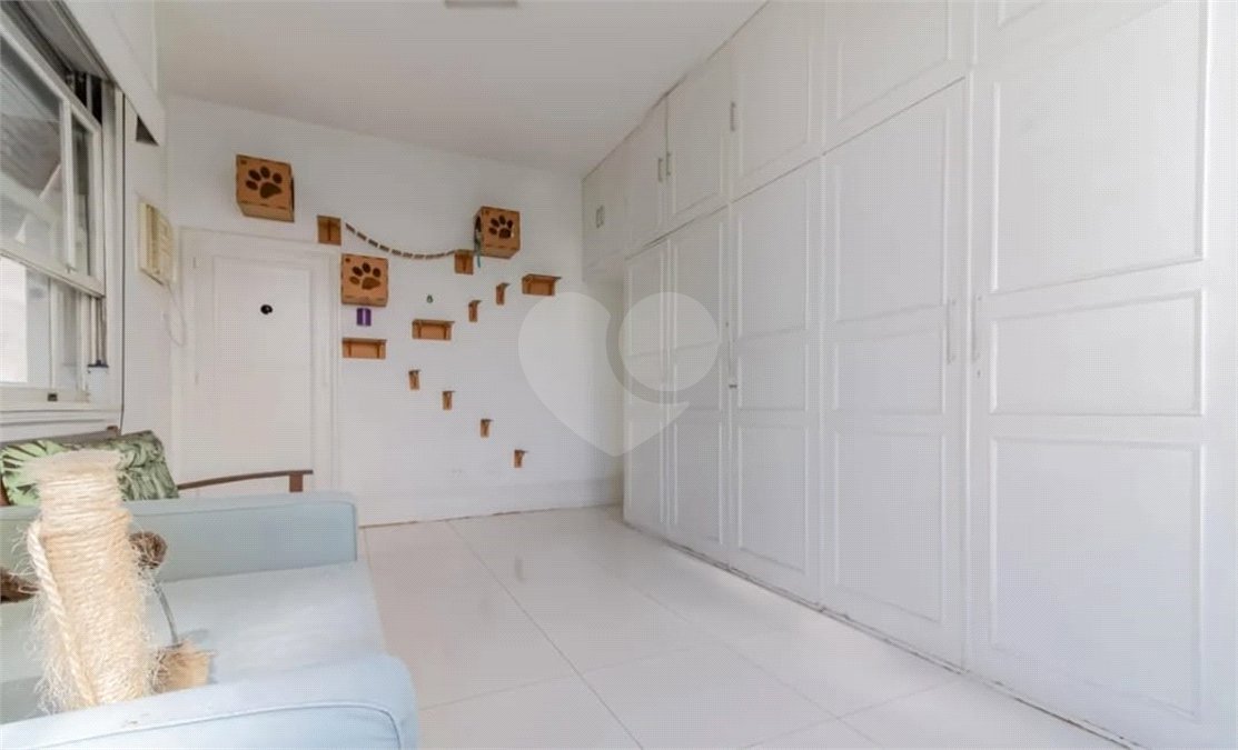Apartamento à venda com 4 quartos, sendo 1 suíte,  em Copacabana, Rio de Janeiro, RJ