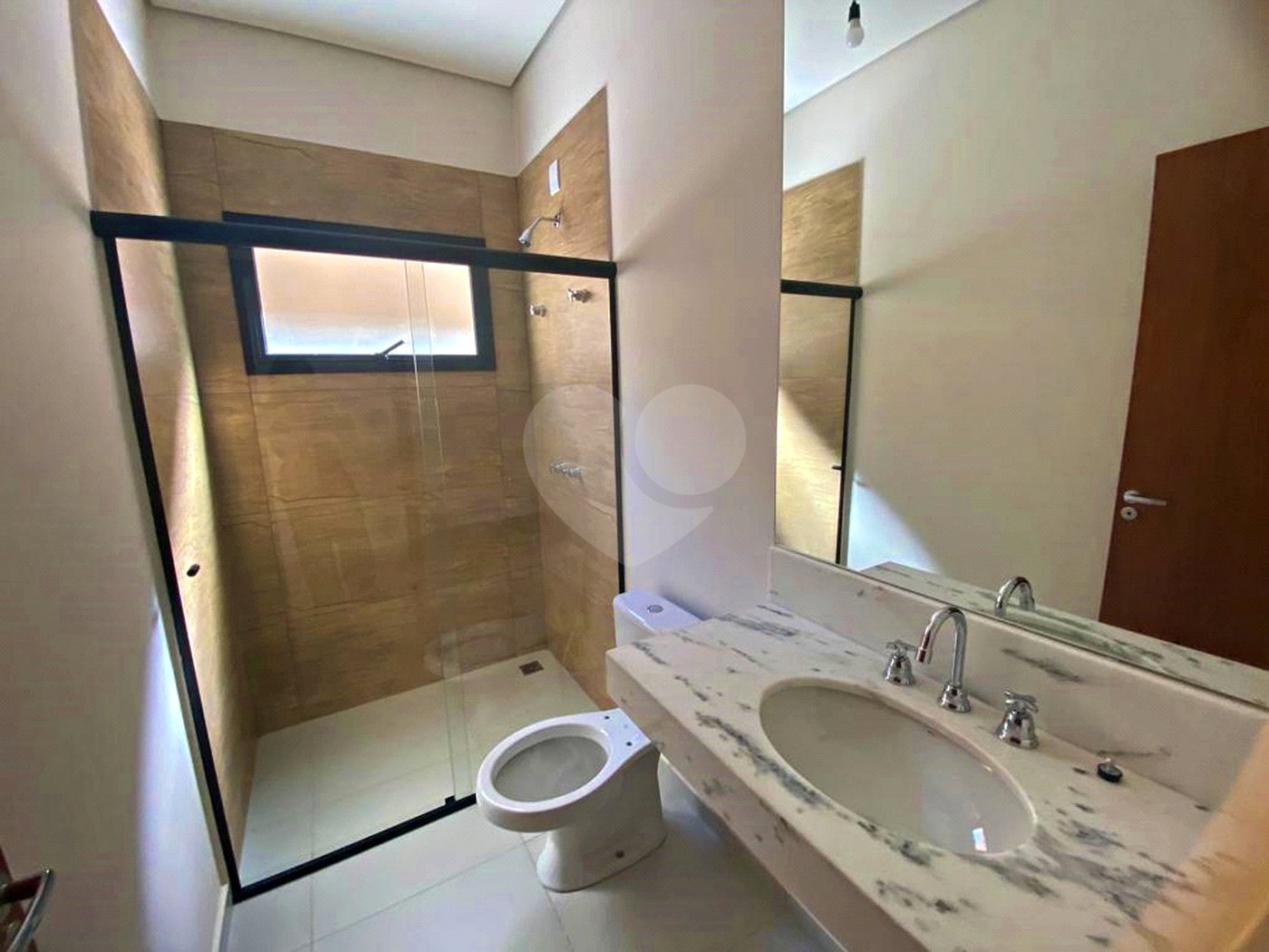Casa à venda com 3 suítes no condomínio Santa Isabel I, Louveira - SP