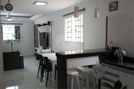 Casa à venda com 2 quartos, sendo 1 suíte, no Centro, Mairinque, SP
