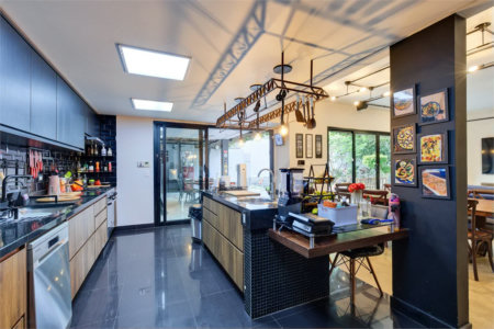 Casa à venda com 4 suítes em Granja Julieta, São Paulo, SP