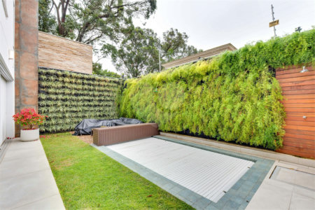 Casa à venda com 4 suítes no condomínio Jardim Flora, São Paulo - SP