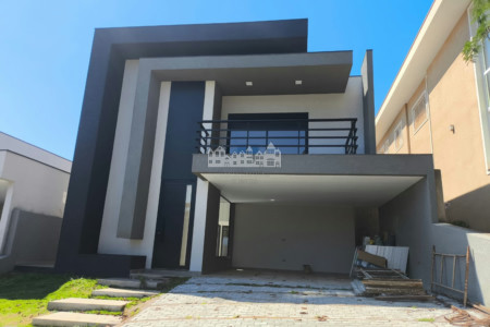 Casa à venda com 5 quartos, sendo 3 suítes, no condomínio Figueira Garden, Atibaia - SP