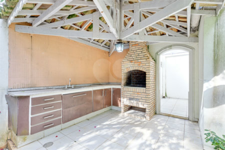 Casa à venda com 4 suítes no condomínio Solar Andaluz, São Paulo - SP