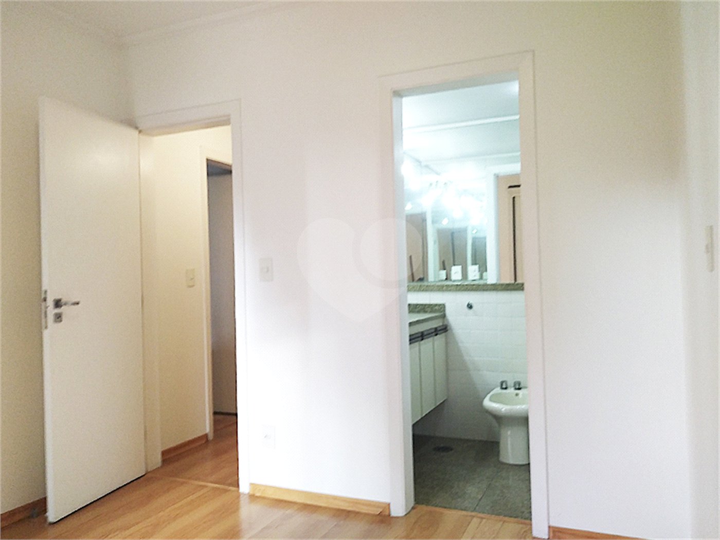 Apartamento à venda com 3 suítes em Morumbi, São Paulo, SP