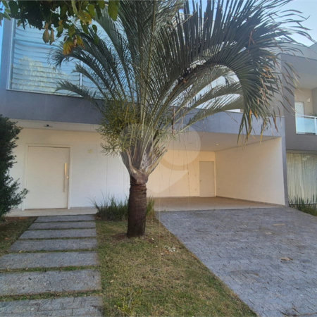 Casa à venda com 3 quartos, sendo 1 suíte, no condomínio Lago da Serra, Araçoiaba da Serra - SP