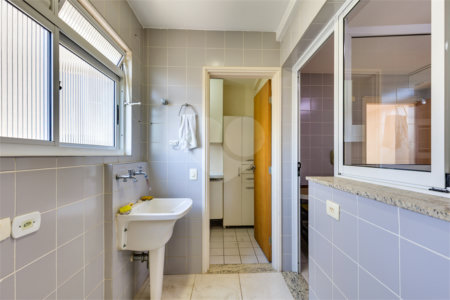 Apartamento à venda com 3 quartos, sendo 1 suíte, em Chácara Santo Antônio (zona Sul), São Paulo, SP