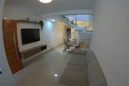 Sobrado à venda com 3 quartos, sendo 1 suíte, em Vila Lúcia, São Paulo, SP