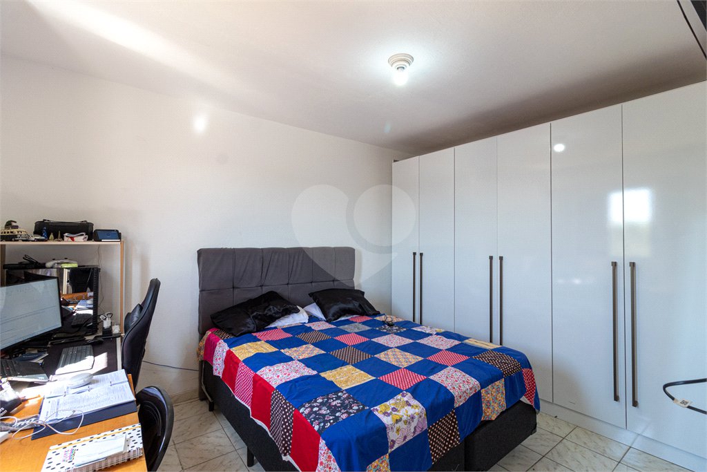Casa à venda com 3 quartos, sendo 1 suíte, em Jardim Paris, São Paulo, SP