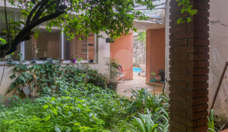Casa à venda com 3 quartos, sendo 2 suítes,  em Granja Julieta, São Paulo, SP