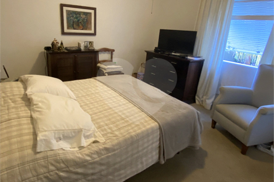 Casa Térrea à venda com 5 quartos, sendo 1 suíte, em Pacaembú, São Paulo, SP