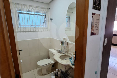 Sobrado à venda com 4 quartos, sendo 2 suítes, em Nova Petrópolis, São Bernardo do Campo, SP