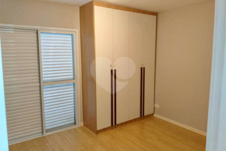 Casa à venda com 3 quartos, sendo 1 suíte, no condomínio Residencial Rio Preto Village, Atibaia - SP