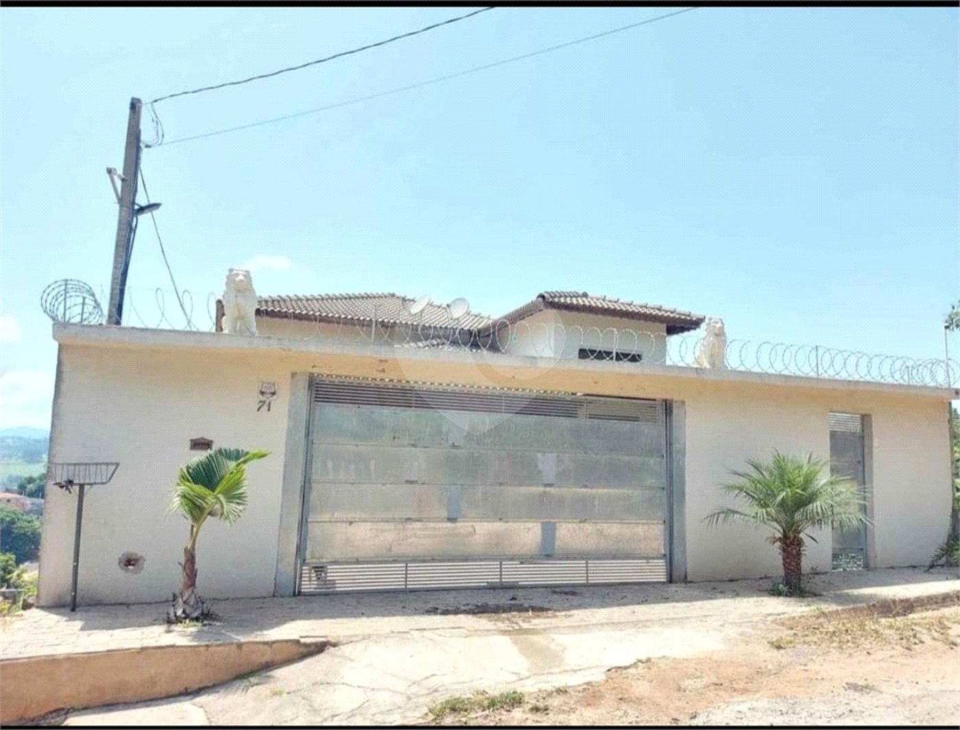 Casa à venda com 4 quartos, sendo 3 suítes,  no Centro, Bom Jesus dos Perdões, SP
