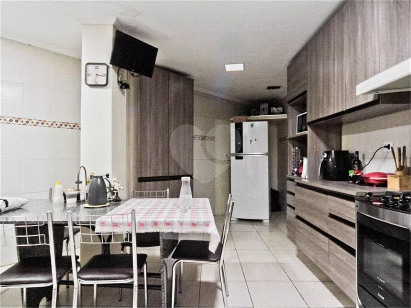 Salão à venda ou para alugar com 3 quartos, sendo 1 suíte, em Jardim Monjolo, São Paulo, SP