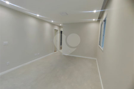 Apartamento à venda com 3 quartos, sendo 2 suítes,  em Jardim Arpoador, São Paulo, SP