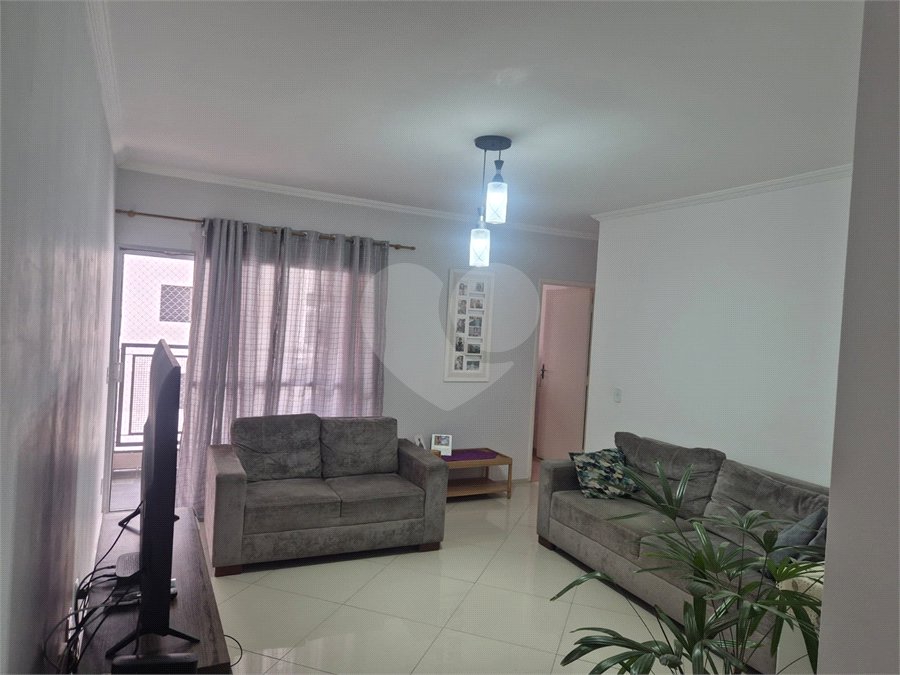 Apartamento à venda com 3 quartos, sendo 1 suíte,  em Parque Santana, Mogi das Cruzes, SP