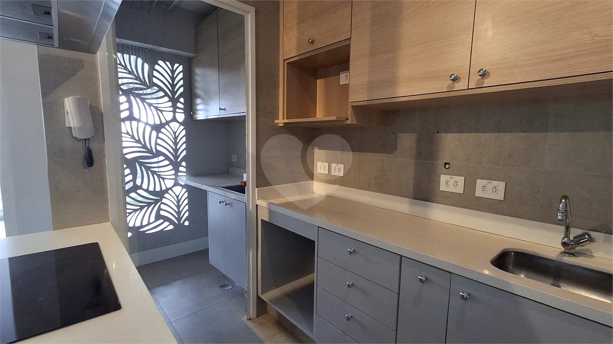 Apartamento com 2 vagas no Campo Belo