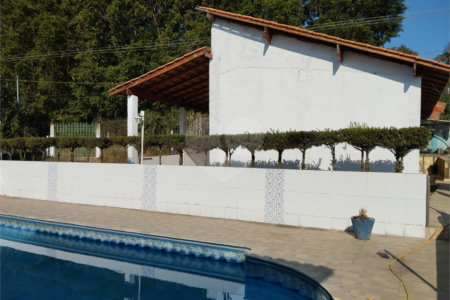 Chácara à venda com 6 quartos, sendo 1 suíte,  no Centro, Biritiba-mirim, SP