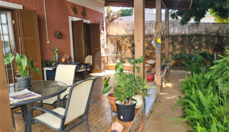 Casa Térrea à venda com 3 quartos, sendo 1 suíte,  em Loteamento Loanda, Atibaia, SP