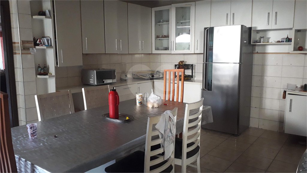 Sobrado à venda com 4 quartos, sendo 1 suíte, em Vila Nova Cachoeirinha, São Paulo, SP