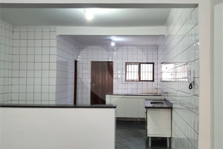 Casa à venda com 4 quartos em Parque Vitória, São Paulo, SP