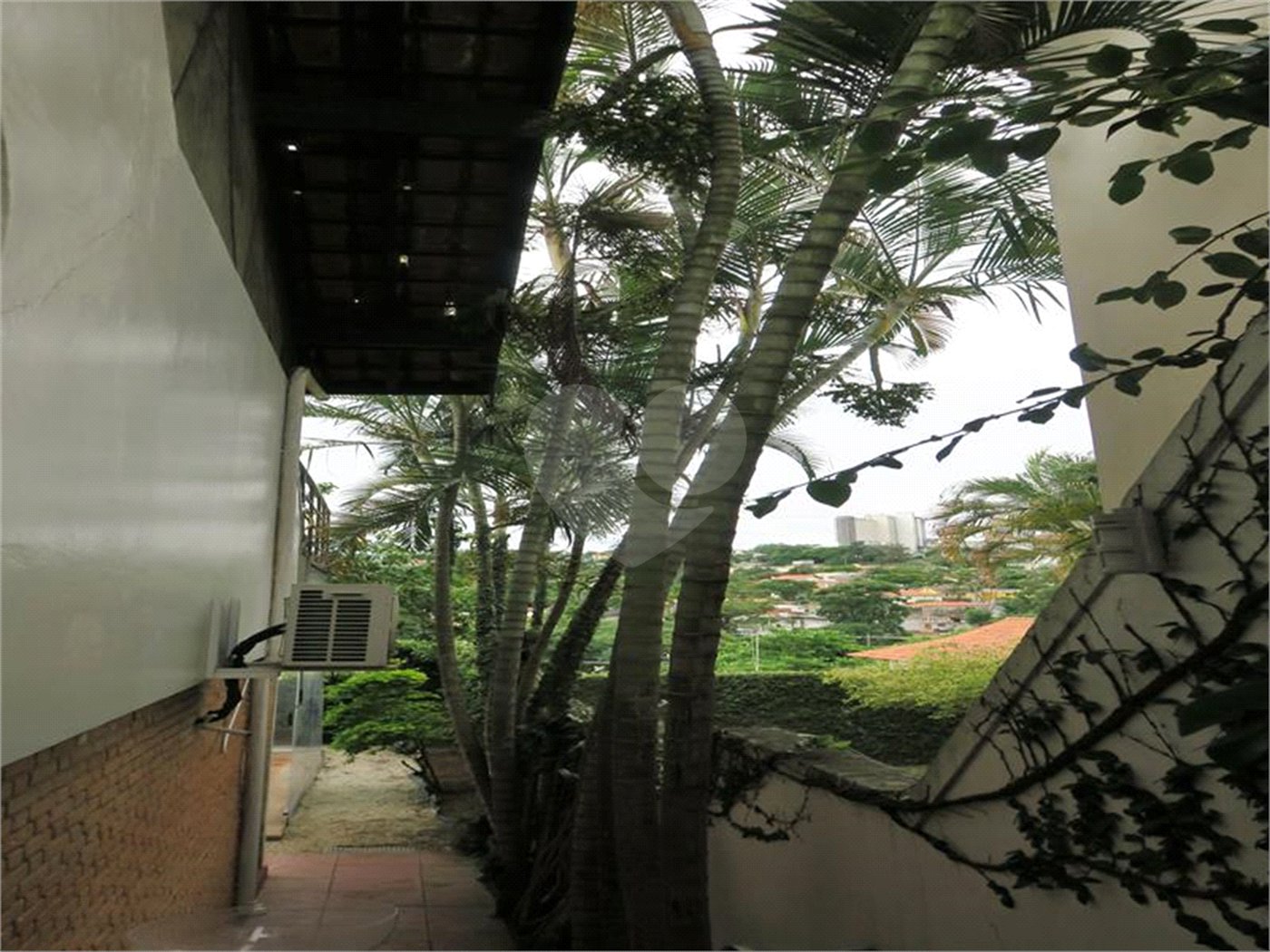Casa à venda com 4 quartos, sendo 2 suítes, em Jardim Leonor, São Paulo, SP