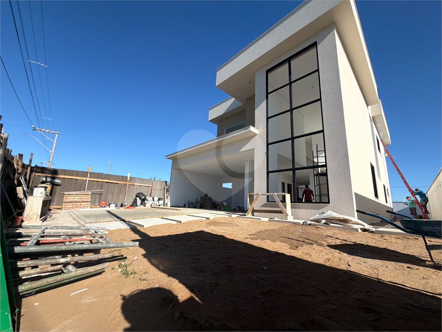 Casa em condomínio à venda com 4 quartos, sendo 3 suítes, em Ogiva, Cabo Frio, RJ