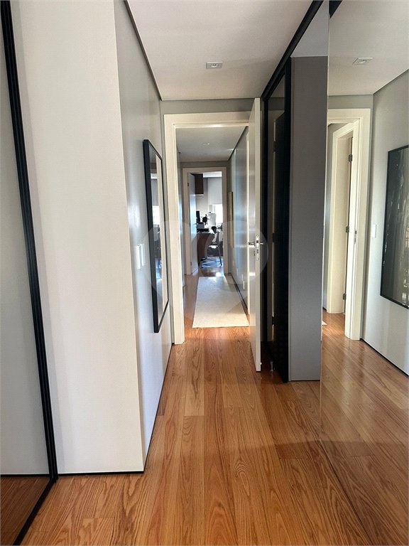 Apartamento à venda com 4 quartos, sendo 3 suítes, em Alto de Pinheiros, São Paulo, SP