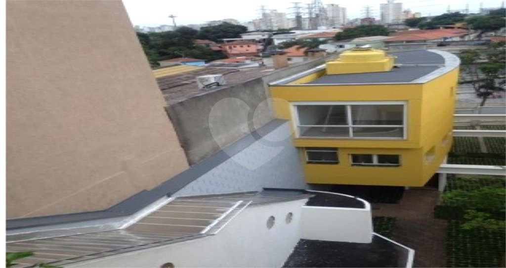 Casa à venda com 3 quartos, sendo 1 suíte, no condomínio Residencial Vegas, São Paulo - SP
