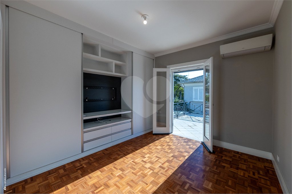 Casa à venda com 4 suítes no condomínio Saint Germain, São Paulo - SP