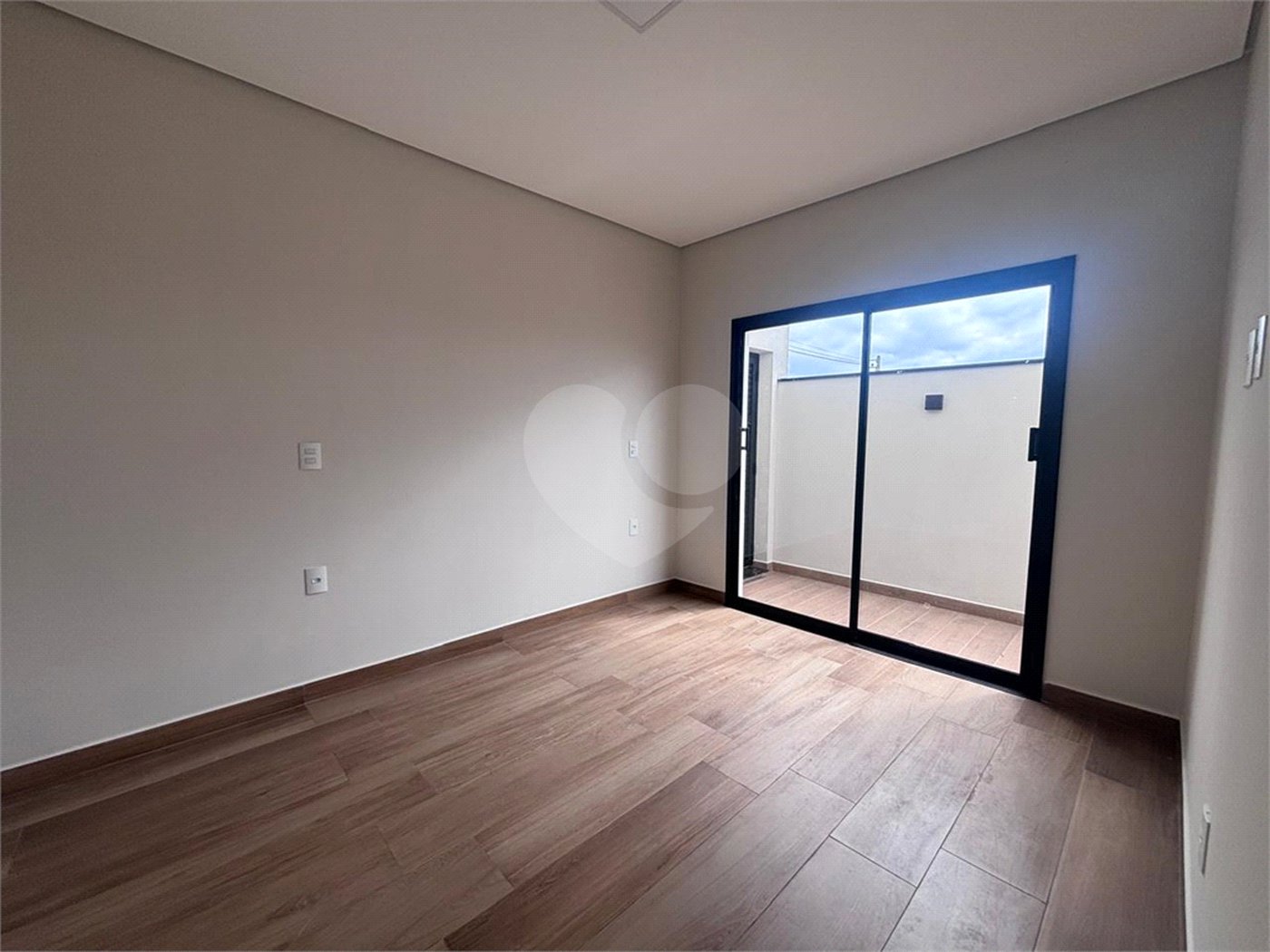 Casa à venda com 3 suítes no condomínio Campos do Conde I e II, Sorocaba - SP